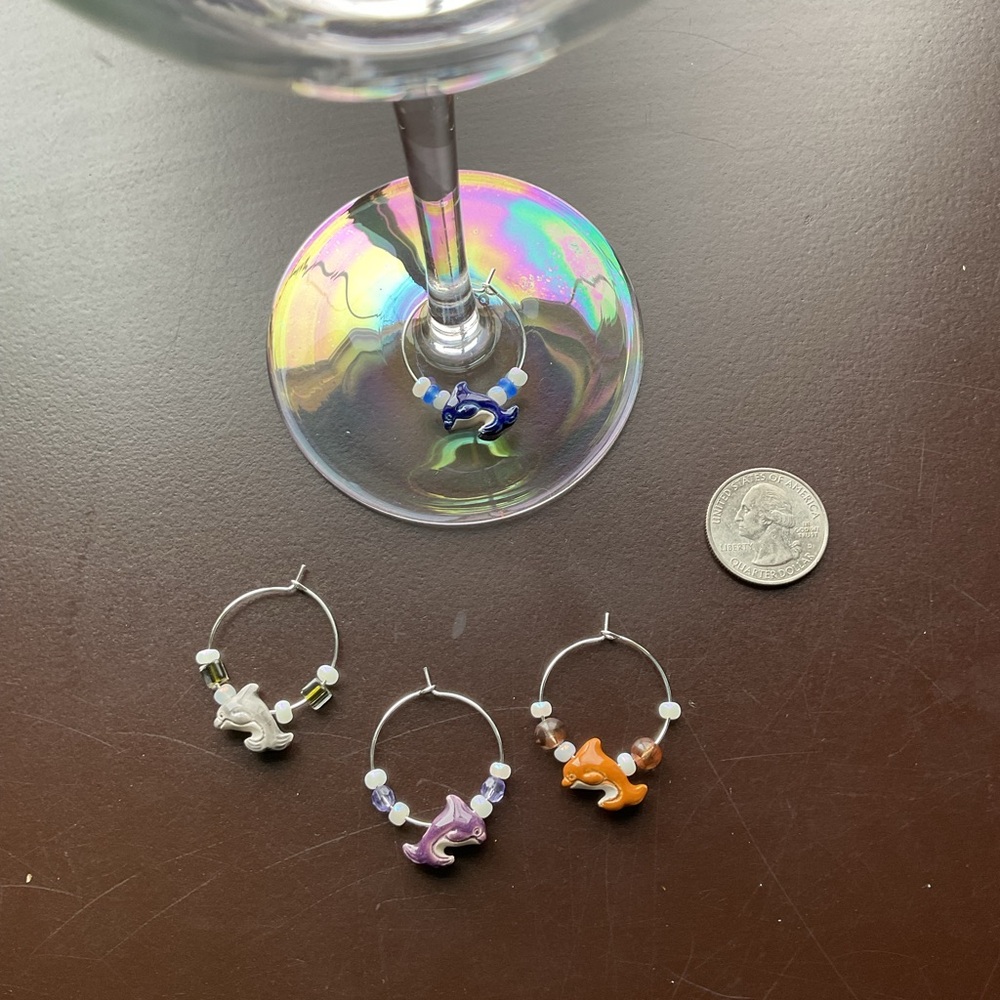 Wine charms (x4) - Dolphins